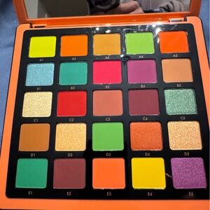 Anastasia Beverly Hills Norvina vol 3 Vibrant Eyeshadow Palette
